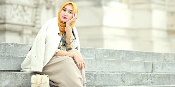 40+ Trend Terbaru Gaya Foto Model Wanita Muslimah