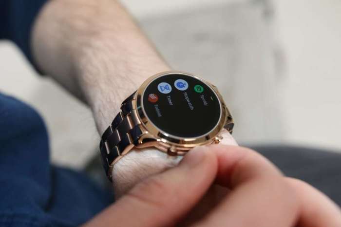 can you text on mk smartwatch